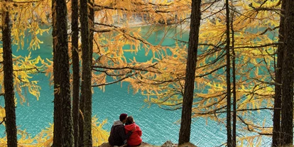 Wellnessurlaub - Biosauna - Sarntal - Momente der Zweisamkeit in bunten Herbstfarben - Hotel Der Waldhof