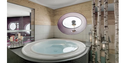 Wellnessurlaub - Hotel-Schwerpunkt: Wellness & Beauty - Fürsteneck - INNs HOLZ Natur- & Vitalhotel**** Whirlpool - INNs HOLZ Natur- & Vitalhotel****s