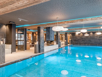 Wellnessurlaub - Solebad - Mühlen in Taufers - Indoor Pool  - Aktiv- & Wellnesshotel Bergfried