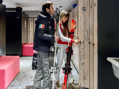 Wellnessurlaub - Skiraum mit Skiverleih - Aktiv- & Wellnesshotel Bergfried