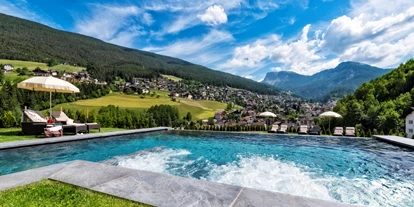 Wellnessurlaub - Pools: Außenpool beheizt - Gargazon bei Meran - alpin&vital Hotel La Perla