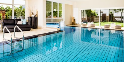 Wellnessurlaub - Pools: Außenpool beheizt - Schluderns - Hallenbad - Hotel Mein Matillhof