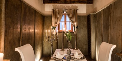 Wellnessurlaub - Peeling - Trentino-Südtirol - Candlelight Dinner im Schlössl - Hotel Mein Matillhof