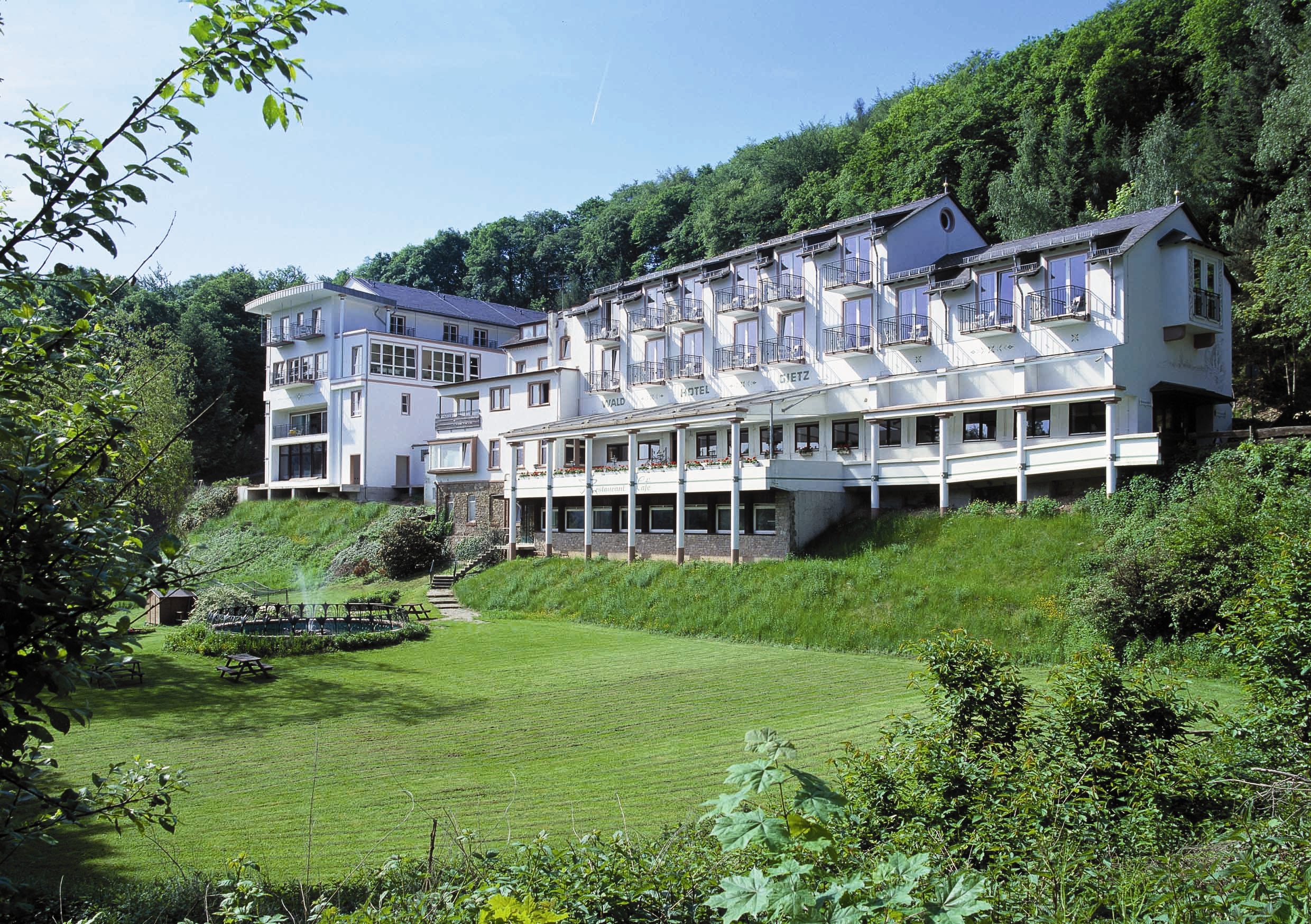 Wellnesshotel - Außenansicht - AKZENT Waldhotel Rheingau