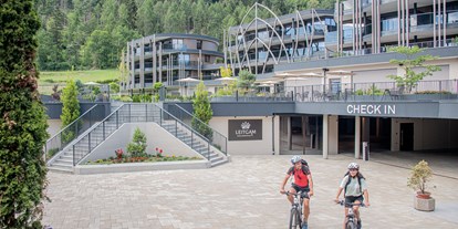 Wellnessurlaub - Umgebungsschwerpunkt: Fluss - Mühlbach (Trentino-Südtirol) - Kronhotel Leitgam "luxury hotel for two"