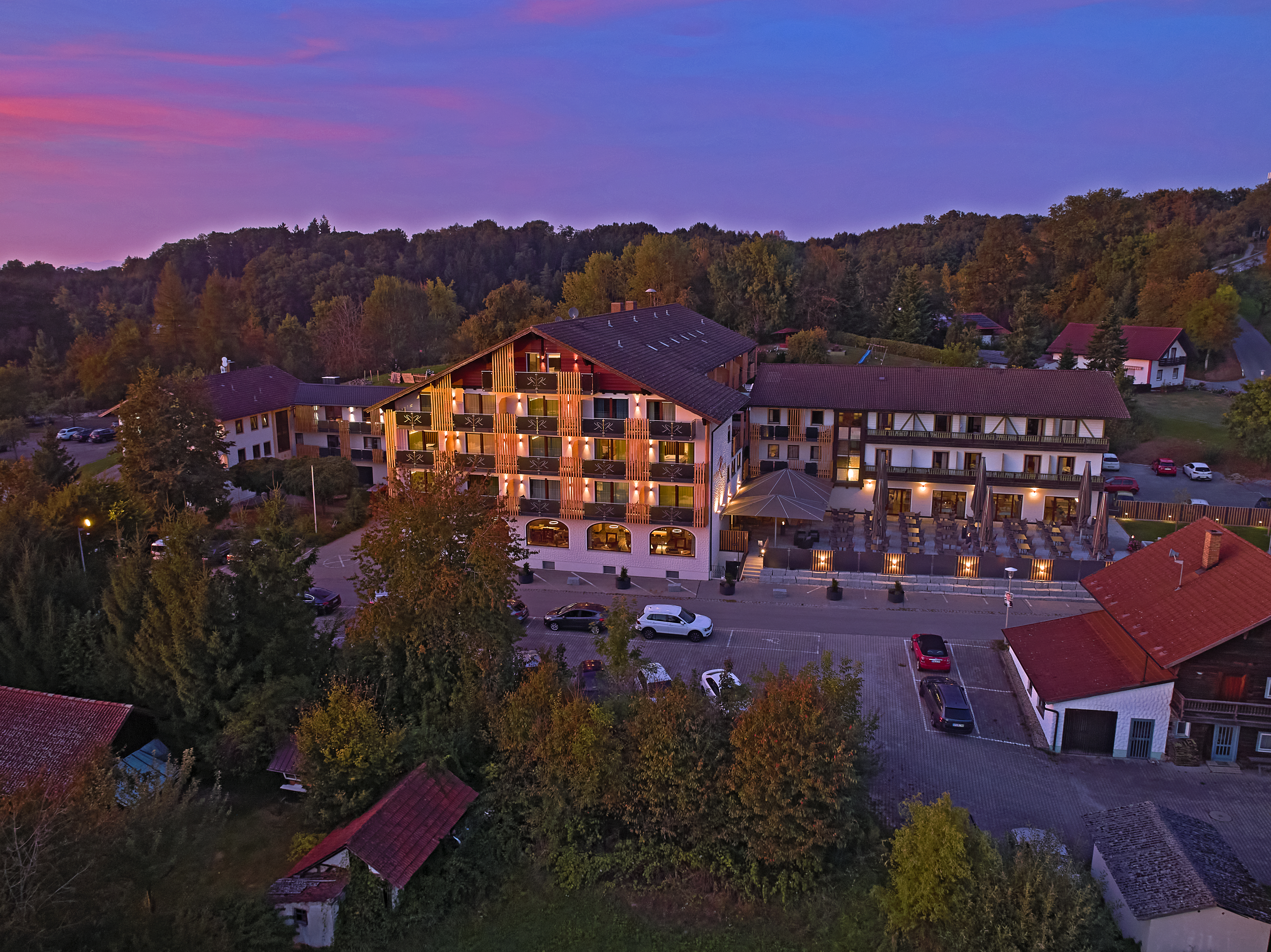 Wellnesshotel: Aussenansicht Nacht - Wellnesshotel Zum Koch