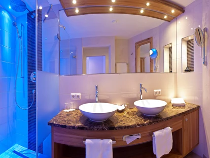 Wellnessurlaub - Bad Aibling - Badezimmer - Sporthotel Ellmau