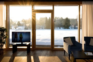 Wellnesshotel: Blick aus der Fairway-Suite Winter ©Christian Freitag - Golfresort Haugschlag