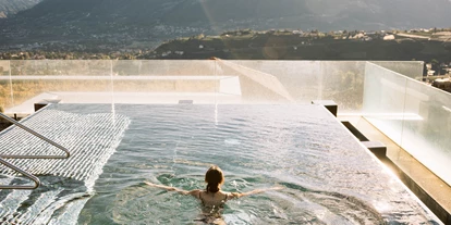 Wellnessurlaub - Dorf Tirol - Infinitypool mit 360° Ausblick - Hotel Hohenwart