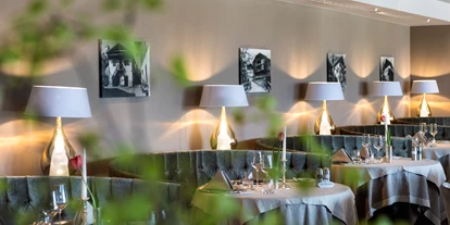 Wellnessurlaub - Dorf Tirol - Der moderne Speisesaal – mit großen Panoramafenstern - Hotel Hohenwart