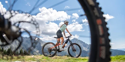 Wellnessurlaub - Dorf Tirol - Erkunden Sie die Südtiroler Bergwelt auf 2 Rädern - Hotel Hohenwart