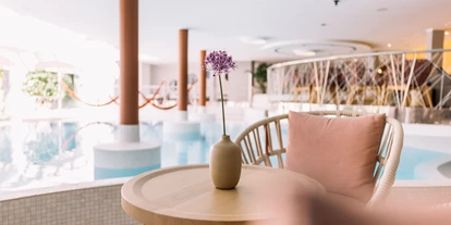 Wellnessurlaub - Dorf Tirol - Spaß für Groß & Klein im Familien-Hallenbad mit Saunen - Hotel Hohenwart