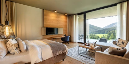 Wellnessurlaub - Umgebungsschwerpunkt: Berg - Dambach (Ilz) - Zimmer und Suiten liebevoll eingerichtet - Almwellness Hotel Pierer