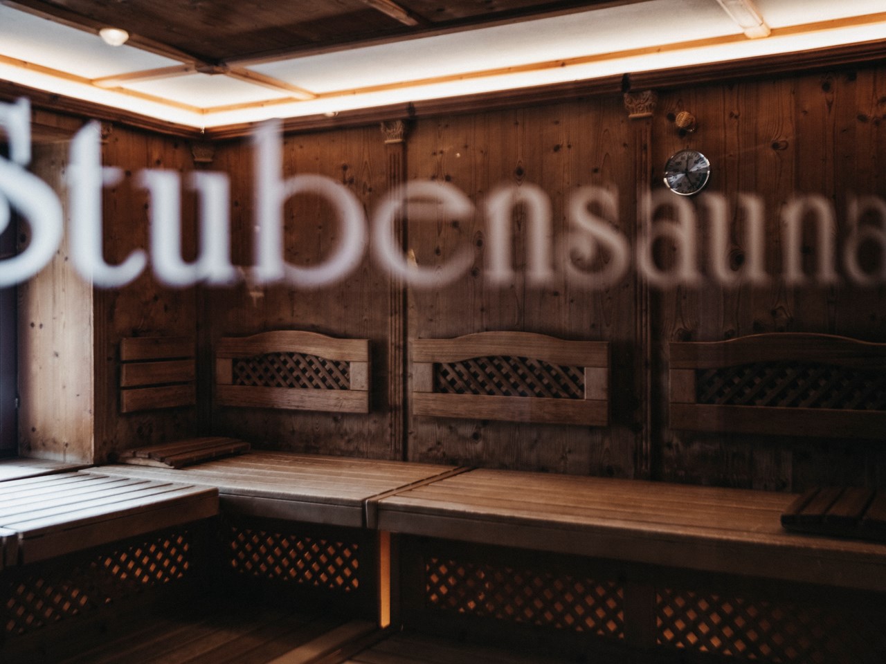 Almwellness-Resort Tuffbad Saunen und Bäder im Detail Stubensauna