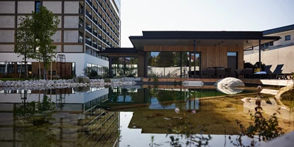 Wellnessurlaub - Finnische Sauna - Perg - Schwimmteich und Gartensauna - Hotel FREIGOLD