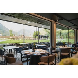 Wellnesshotel: Restaurantbereich für Hotelgäste - Neuhaus Zillertal Resort