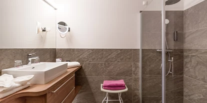 Wellnessurlaub - Restaurant - Lorenzenberg (Lavamünd) - Badezimmer - Vivea 4* Hotel Bad Eisenkappel