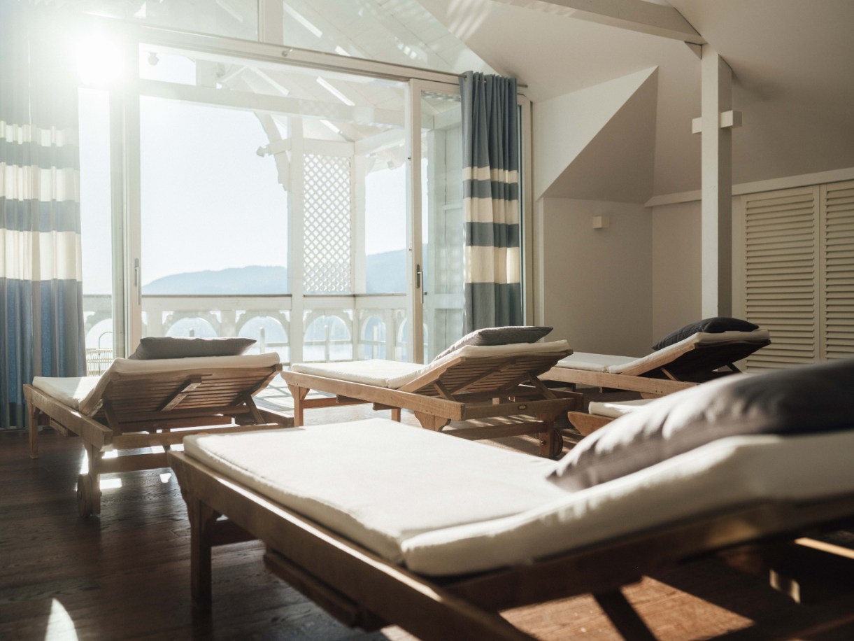 Wellnesshotel: Badehaus Ruheraum Liegen - Werzers Hotel Resort Pörtschach