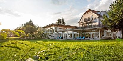 Wellnessurlaub - Finnische Sauna - Perg - Liegewiese direkt beim Hotel - Gesundheitshotel Klosterberg
