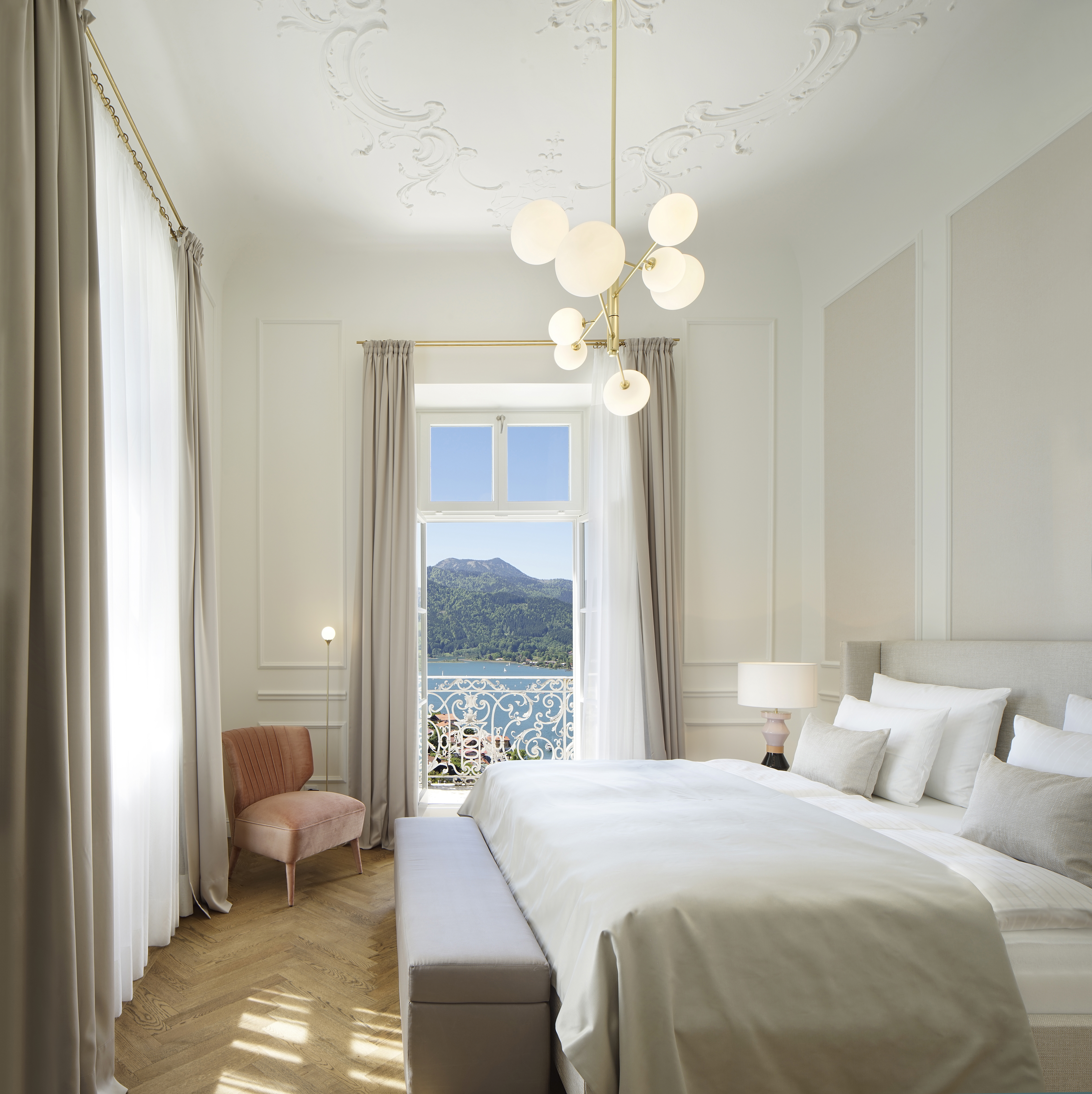 Hotel - DAS TEGERNSEE Zimmerkategorien Deluxe Suite - Senger Schloss