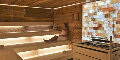 Wellnessurlaub - Adults only - Purkersdorf (Purkersdorf) - Finnische Sauna mit Salzsteinwand - Schlosspark Mauerbach
