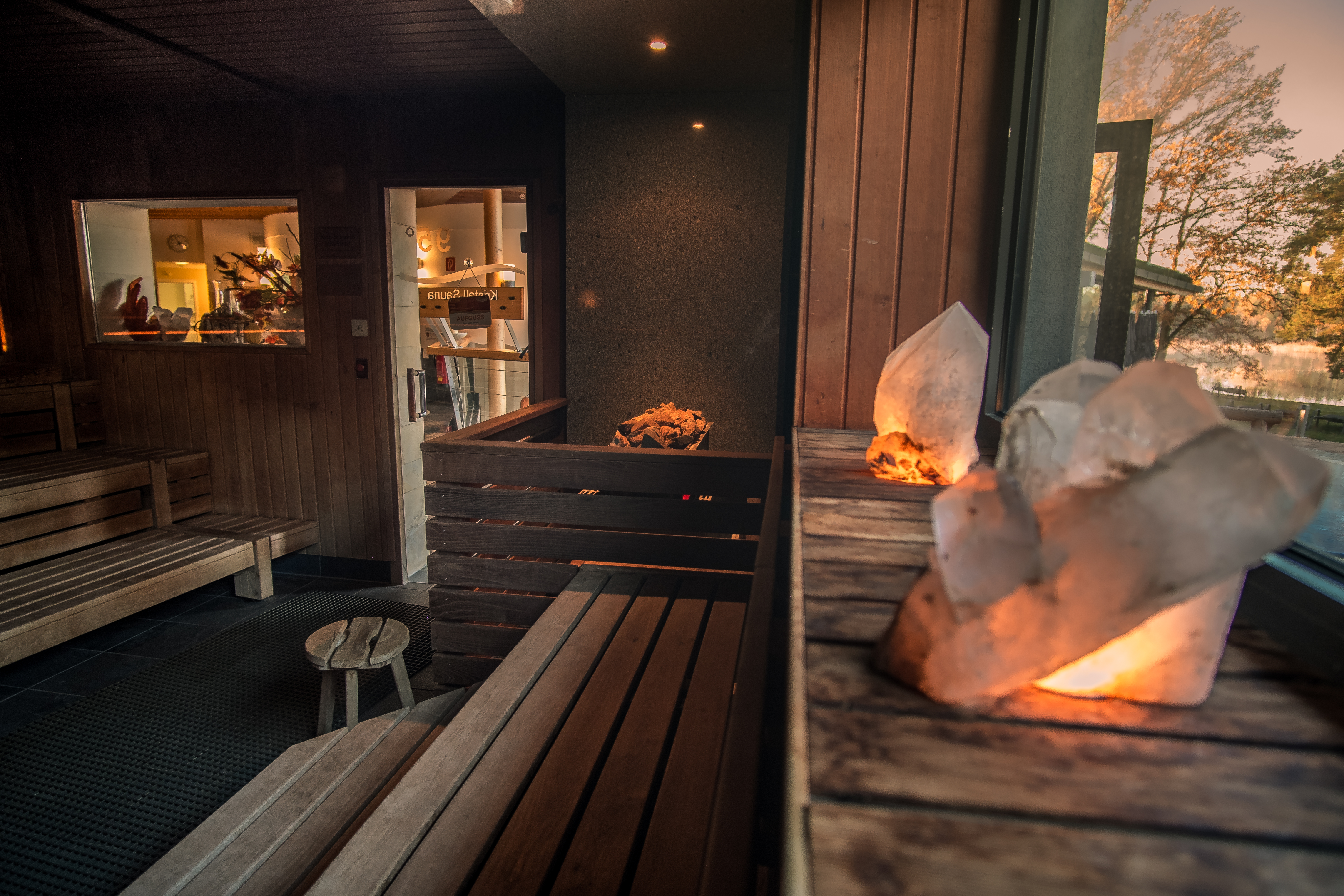 Hotel**** Sole Felsen Welt Saunen und Bäder im Detail Kristallsauna 95 °C