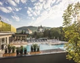 Wellnesshotel: ganzjährig beheiztes Außenschwimmbecken - Vivea 4* Hotel Bad Schönau Zum Landsknecht
