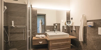 Wellnessurlaub - Restaurant - Stegersbach - Badezimmer - Vivea 4* Hotel Bad Schönau Zur Quelle
