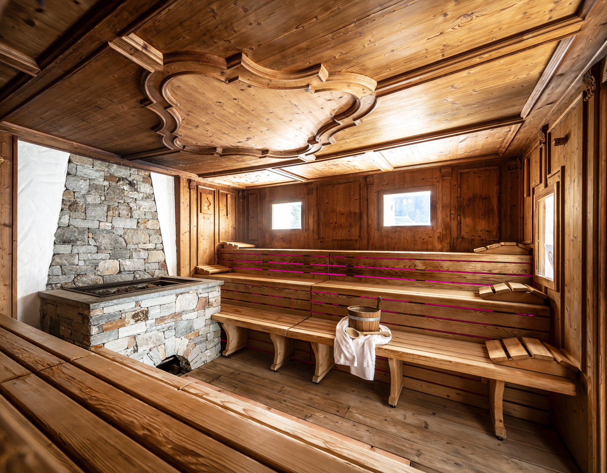 4-Sterne-Superior Alpin Spa Hotel die Post in Südtirol Saunen und Bäder im Detail Finnische Panoramasauna