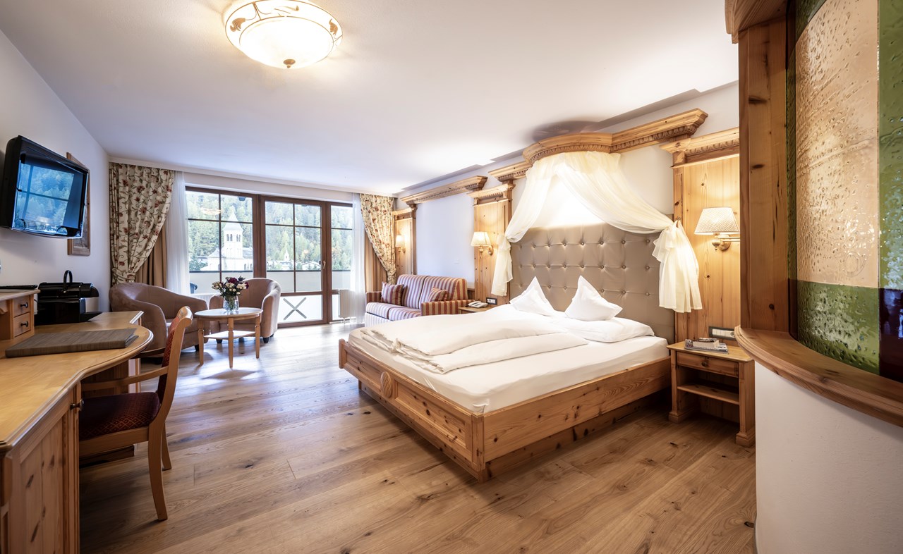 4-Sterne-Superior Alpin Spa Hotel die Post in Südtirol Zimmerkategorien Junior Suite Ortler