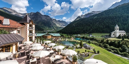 Wellnessurlaub - Pilates - Sonnenterrasse mit großem Garten und traumhaften Ausblick - 4-Sterne-Superior Alpin Spa Hotel die Post in Südtirol
