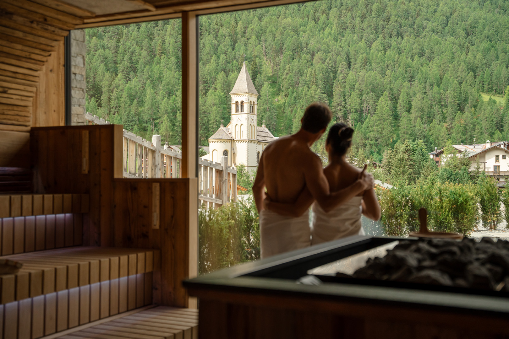 Wellnesshotel: Panorama Sauna mit Blick auf umliegende Bergwelt - Hotel Post am Ortler - Hotel | Umgebung, Sauna | Spa
