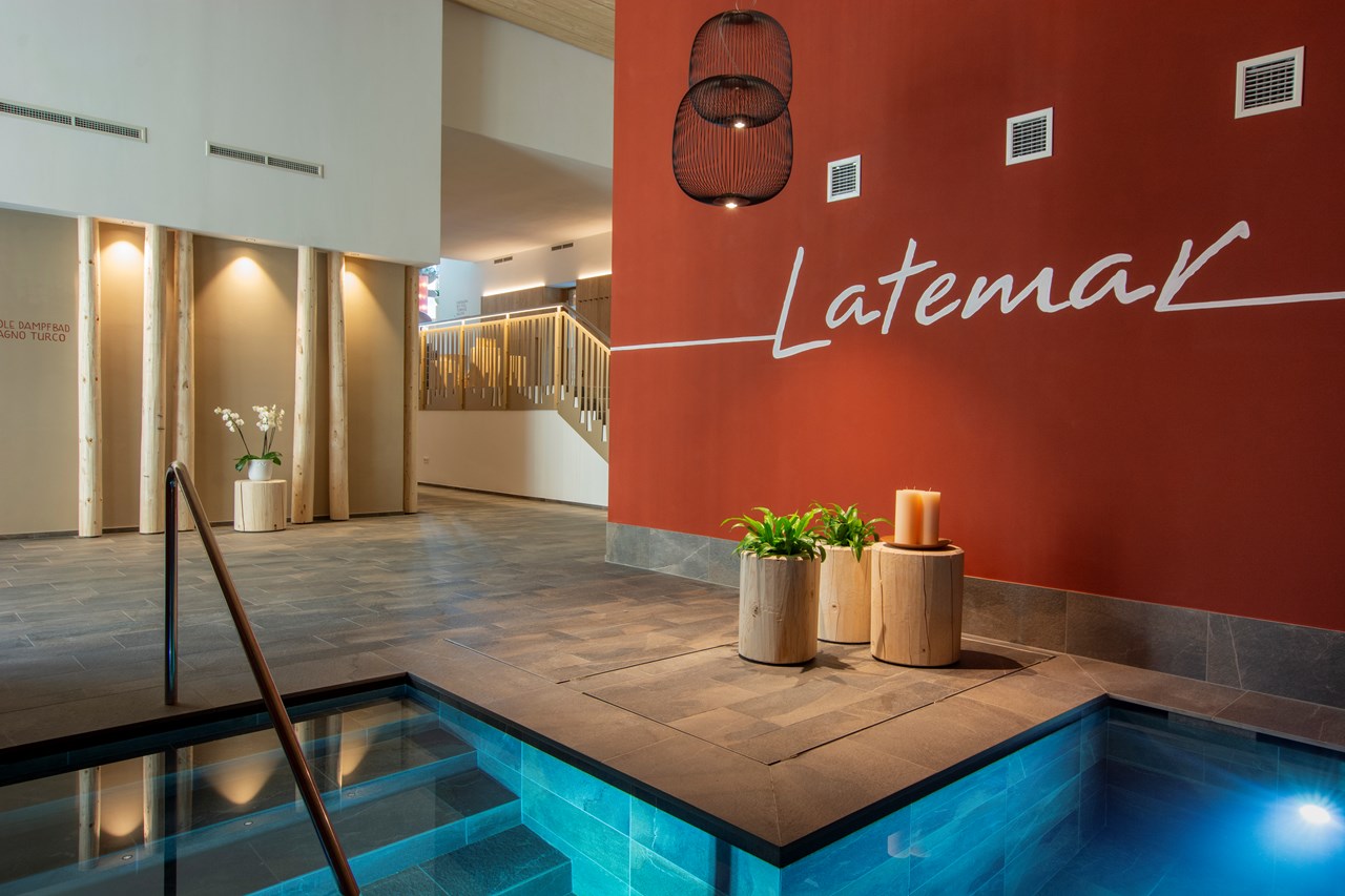 Moseralm Dolomiti Hideaway Saunen und Bäder im Detail Kaltwasserbecken