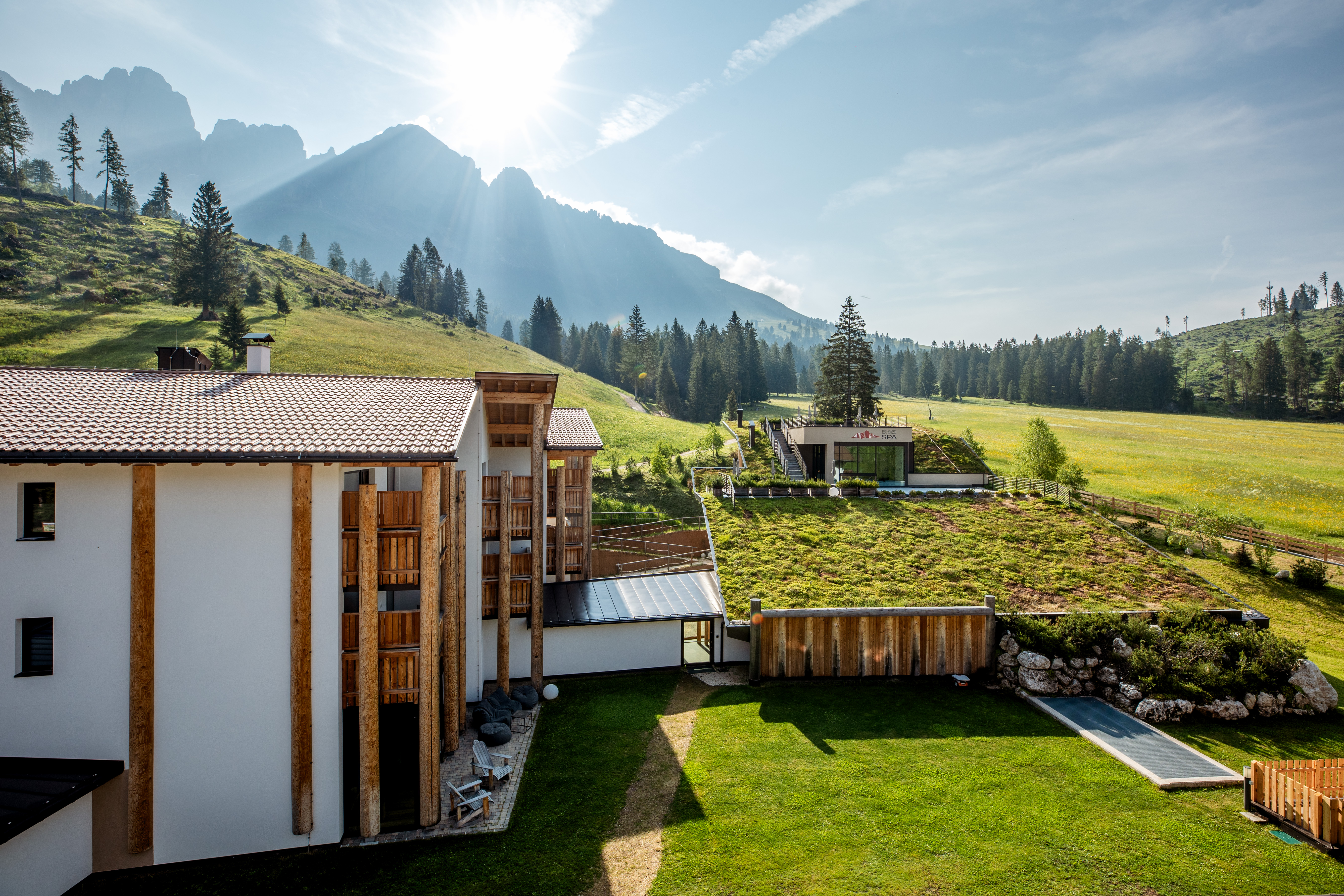 Moseralm Dolomiti Hideaway Zimmerkategorien Suite Karersee mit Rosengarten Blick