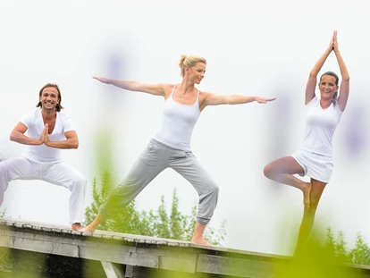 Wellnessurlaub - Hunde: hundefreundlich - Oberösterreich - Yoga am Badeteich - AVIVA****s make friends - Hotel für Alleinreisende