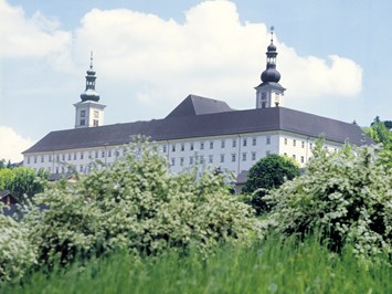 EurothermenResort Bad Hall - Gesundheitshotel Miraverde Ausflugsziele Stift Schlierbach
