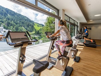 Sporthotel Wagrain Fitnessangebote im Detail Trainieren mit Bergblick
