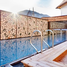 Wellnesshotel: Outdoor-Pool im Hotel Eder - Lifestyle-Hotel Eder