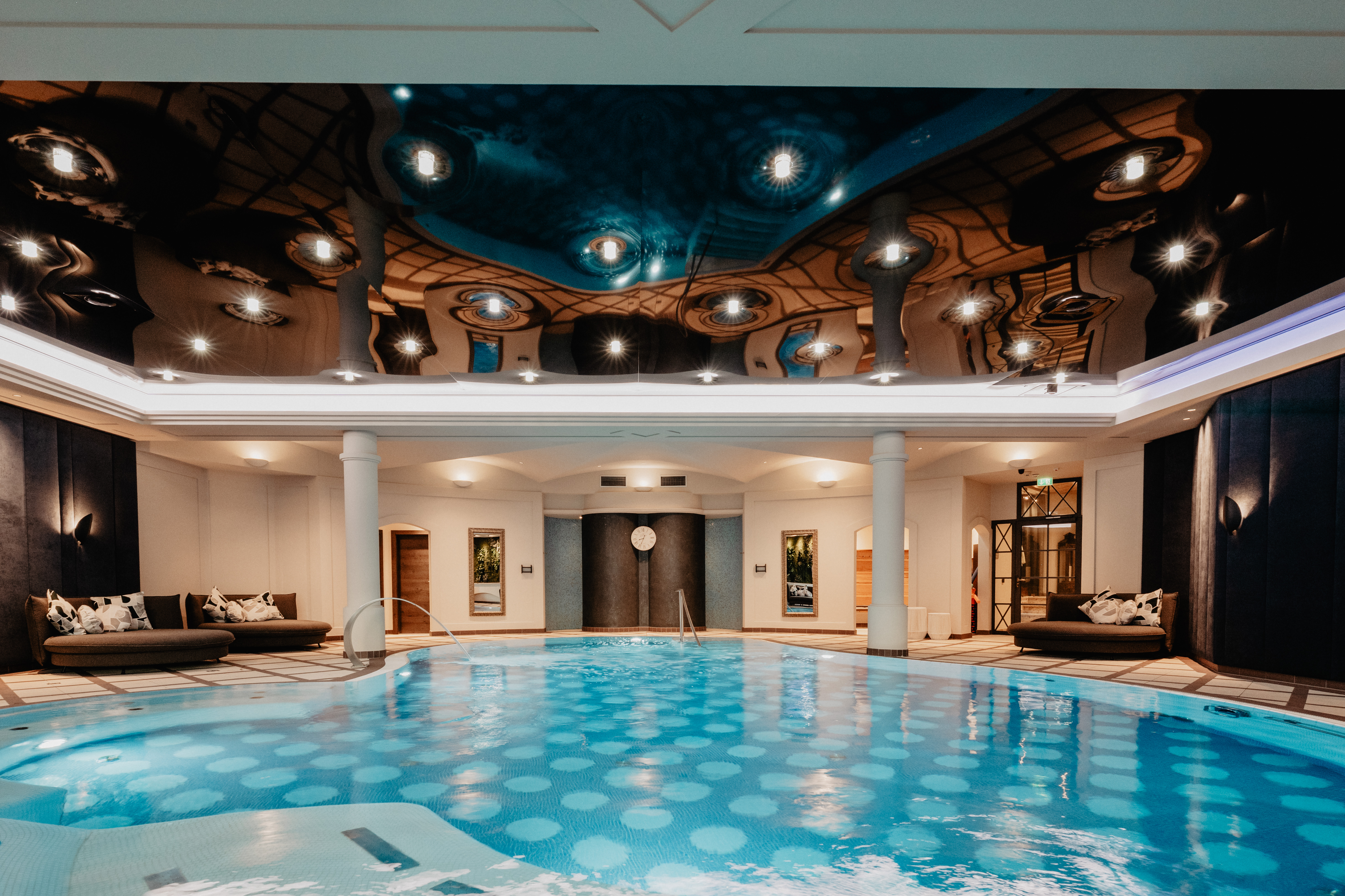Wellnessurlaub - Parkplatz: kostenlos beim Hotel - Indoor Pool - Hotel Berghof | St. Johann in Salzburg