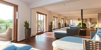 Wellnessurlaub - Restaurant - Stegersbach - Großzügige Ruheräume mit Weitblick - Hotel & Spa Der Steirerhof Bad Waltersdorf