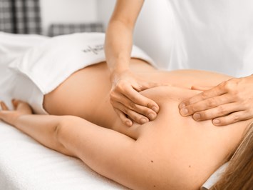 DAS SCHÄFER Massagen im Detail individuelle Faszien-Therapie