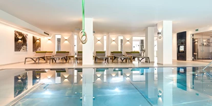 Wellnessurlaub - Biosauna - Isny im Allgäu - Innenpool - DAS SCHÄFER