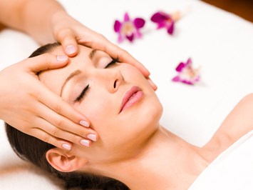 Asia Hotel & Spa Leoben  Behandlungen im Detail Entspannung für Gesicht und Nacken