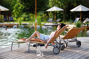 Wellnesshotel: Naturschwimmteich - Garten-Hotel Ochensberger