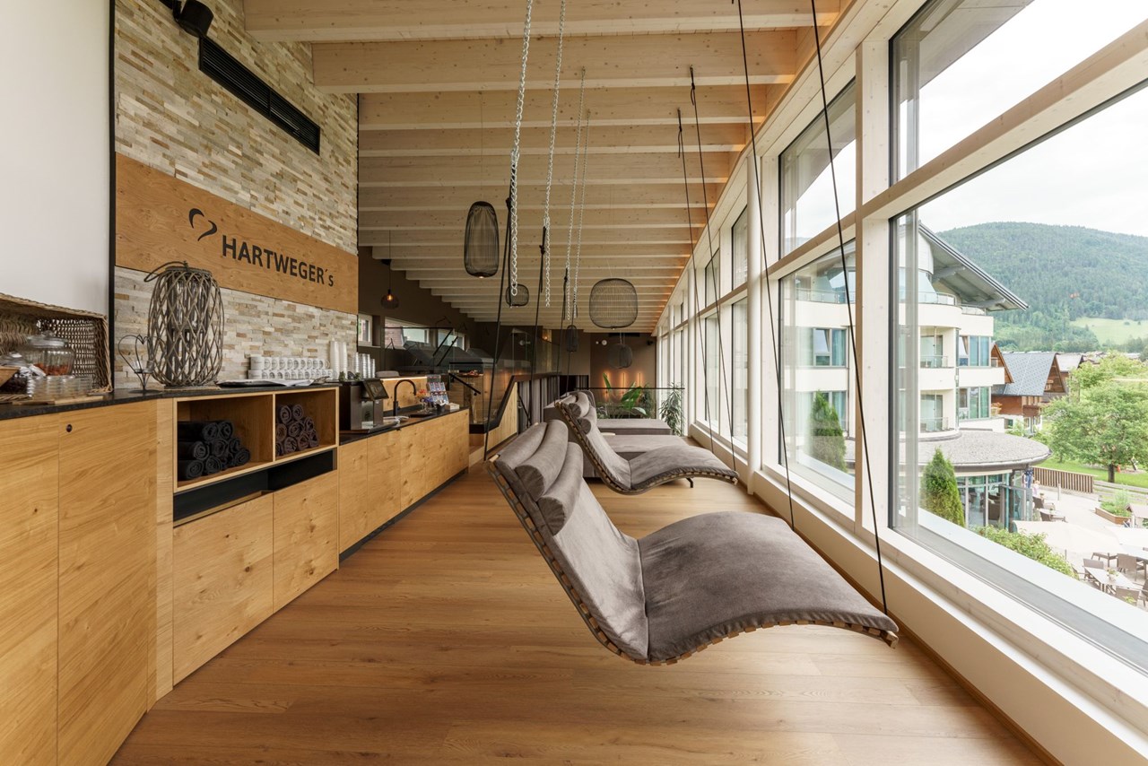 Hartweger's Hotel in Weißenbach bei Schladming Saunen und Bäder im Detail Rooftop Ruhebereich