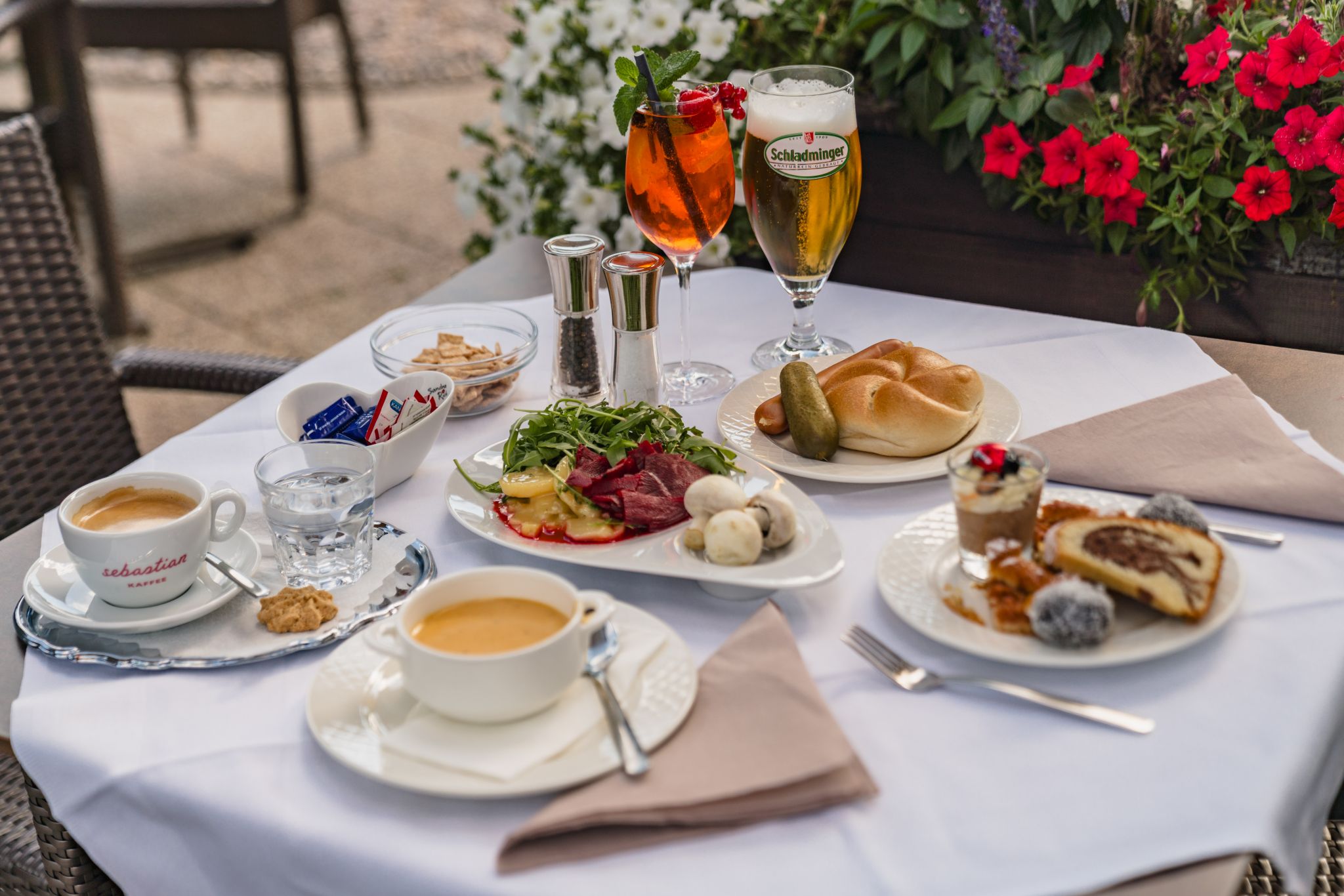 Wellnesshotel: Kulinarische Köstlichkeiten - Hartweger's Hotel in Weißenbach bei Schladming - Kulinarik | Restaurant