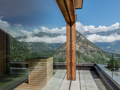 Wellnessurlaub - Dorf Tirol - Panorama Ausblick auf den Vinschgau  - Hotel Burgaunerhof