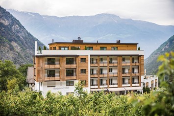 Wellnesshotel: Außenansicht vom Hotel Burgaunerhof in Südtirol - Hotel Burgaunerhof