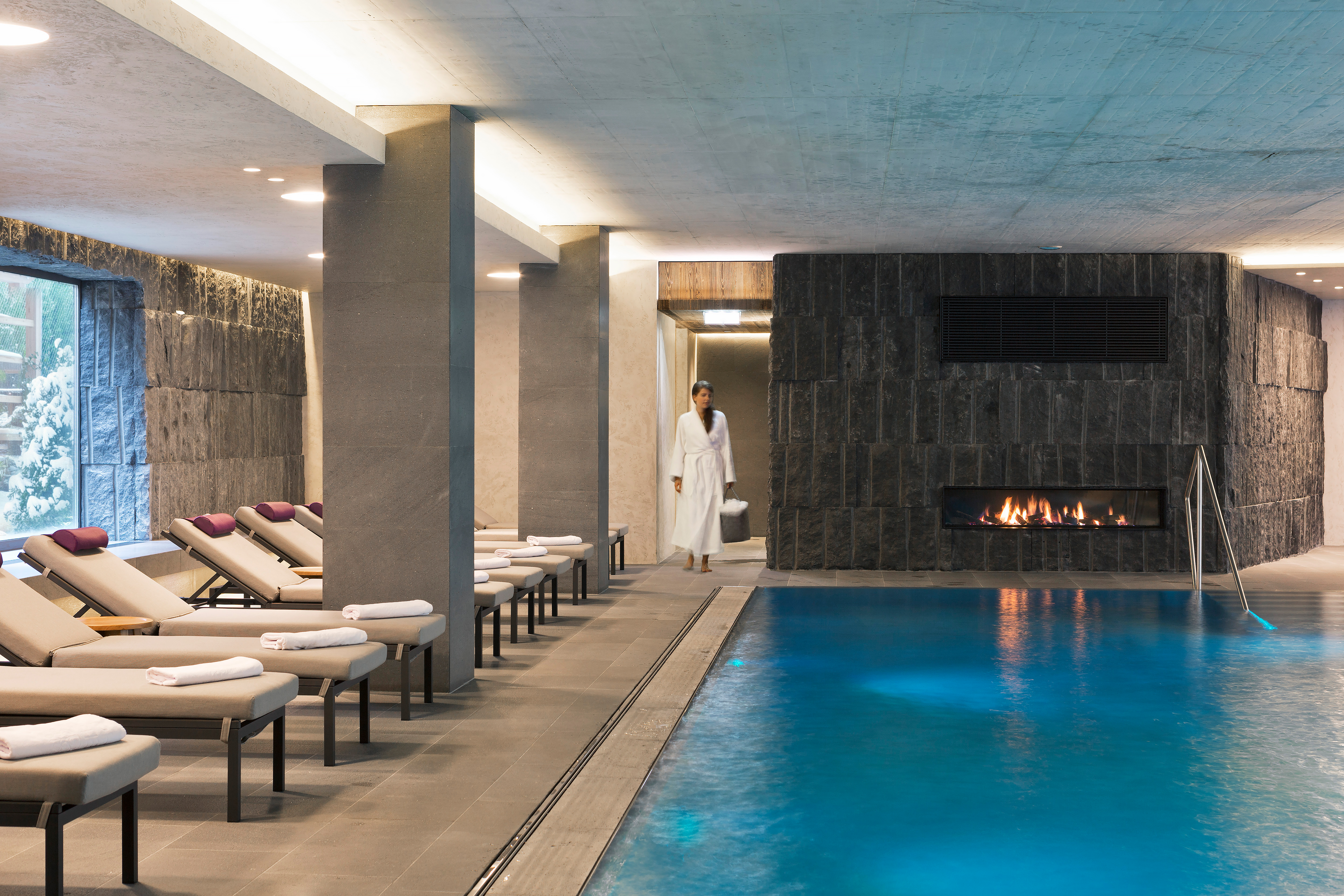 Wellnessurlaub - Terenten - Indoor Pool im Winter - ElisabethHotel