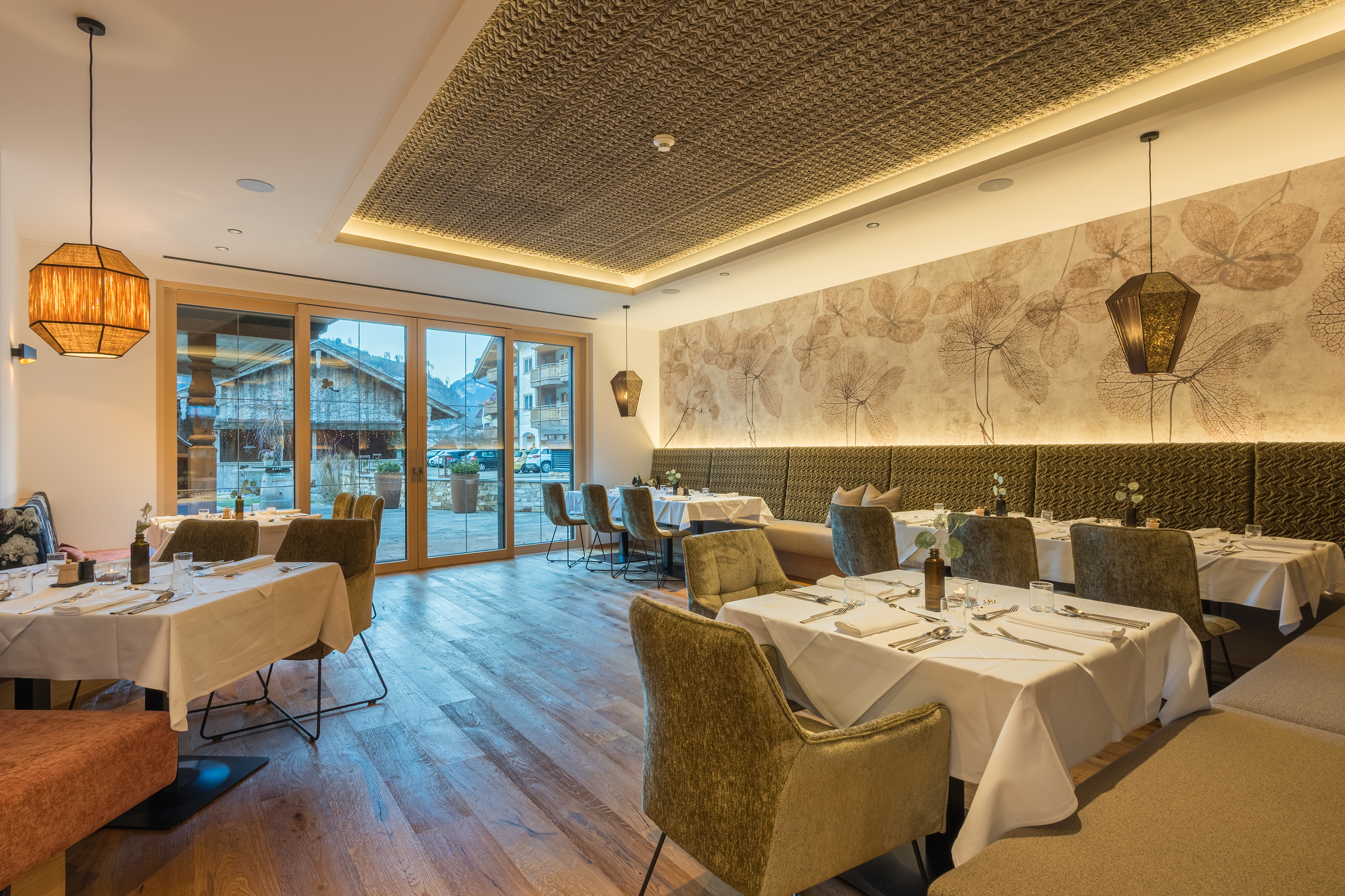 Wellnesshotel: Blumensaal - Restaurant 
 - Ferienhotel Sonnenhof****